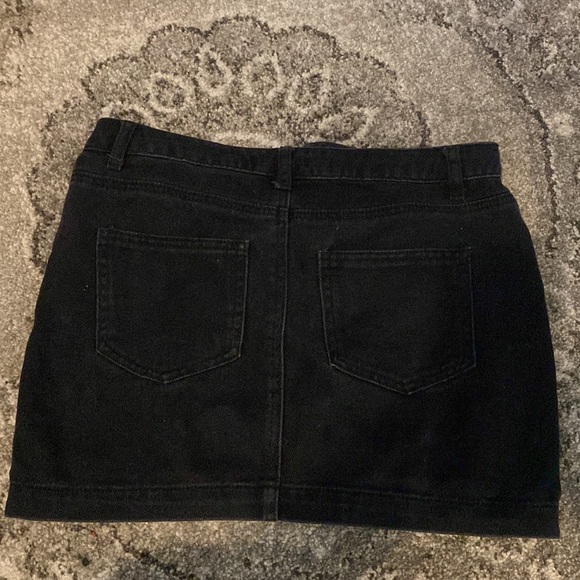 Forever 21 black mini skirt - Picture 3 of 3